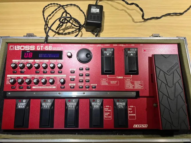 BOSS GT-6B - Pedaleira Baixo - com CASE