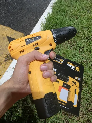 Furadeira parafusadeira the Black tools 12v