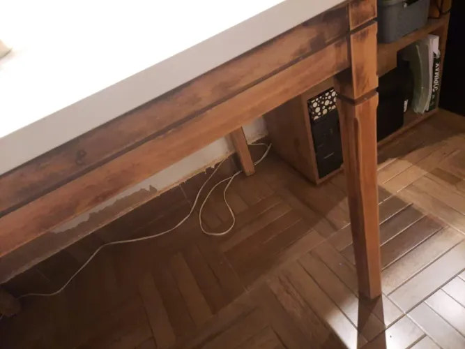 Mesa de madeira e mdf