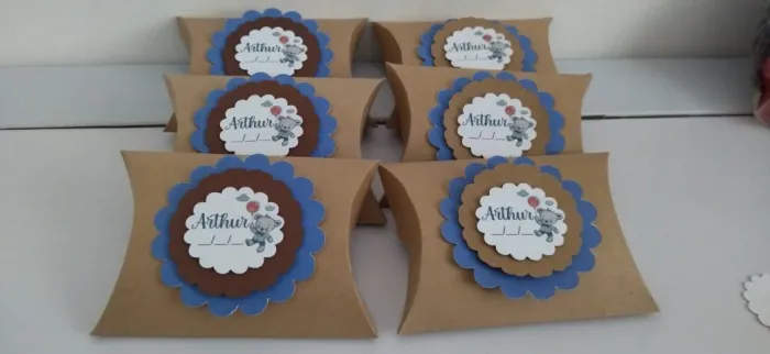 Personalizado Infantil/ Mesversário - Tema Ursinho com nome Arthur 