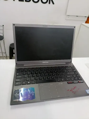 Notebook positivo i341Tbi core i3 7th , 4 gb de ram HD 320 GB defeito no teclado 