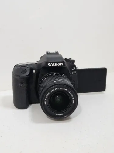 Câmera Canon EOS 80D com Lente e Acessórios