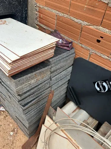 Lotes de pisos e revestimentos - ótimo preço!