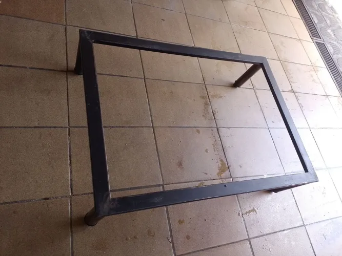 Base ferro para mesa