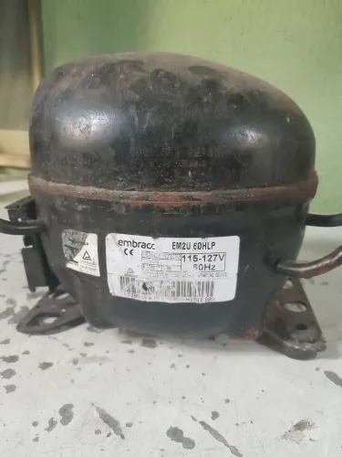 Vendo motor de geladeira novo!