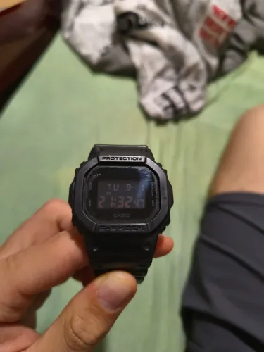 Relógio Casio g-shock dw-5600bb-1dr