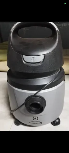 Aspirador de pó Electrolux modelo A10