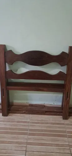 Cama solteiro sucupira