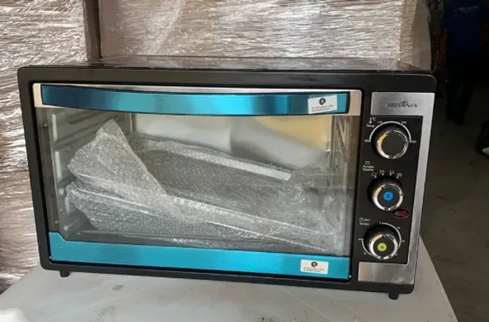 Forno Elétrico Britânia BFE55P Dupla Resistência 52L Preto 220V