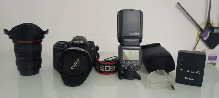 Kit - Câmera, lente e flash Canon