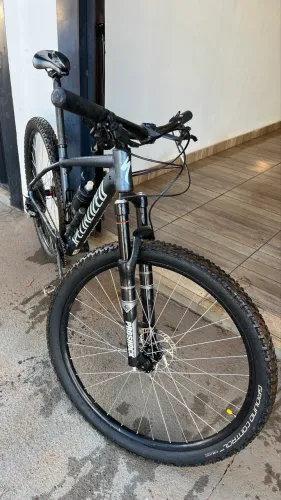 Bicicleta Specialized Aro 29 - 12v SRAM - Suspensão Pro Shock