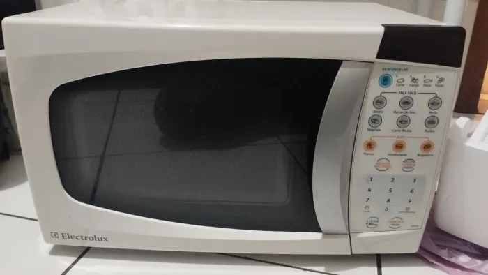 Micro-ondas Electrolux MEF28 (Para Conserto ou Peças) - Com Prato Original