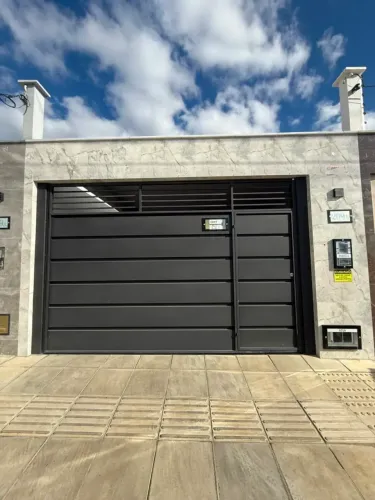 Casa 3/4 sendo uma suite