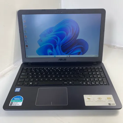 Asus VivoBook X543U i3 7 Geração 4GB 320GB HD Seminovo