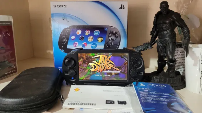 PS Vita FAT OLED 3G Destravado + Caixa + SD2VITA 512GB + Cartões Sony 8/32/64GB