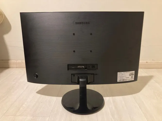 Monitor Curvo Samsung 24? Full HD
