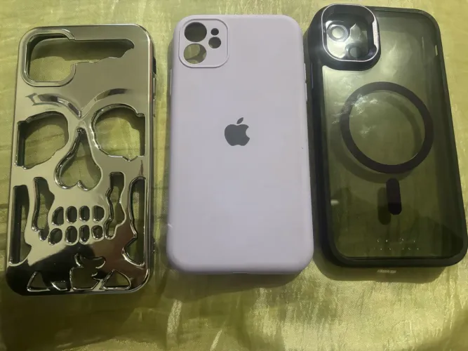 3 capinhas para IPhone 11
