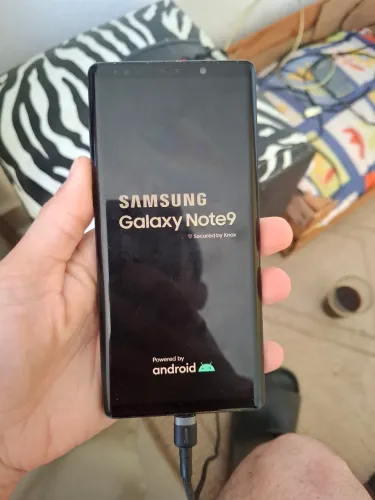 Galaxy Note 9 Com Curto não liga