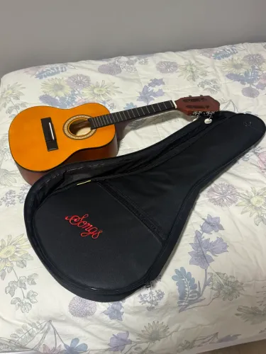 Cavaquinho Acústico Vogga com capa protetora