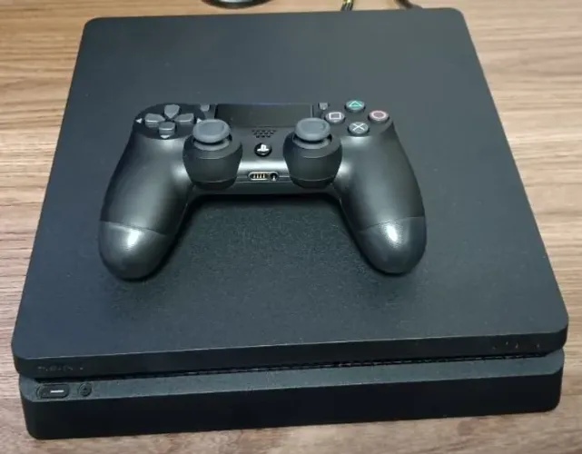 Playstation 4 Slim desbloqueado bdj 12.02 1tb em excelente controle zero