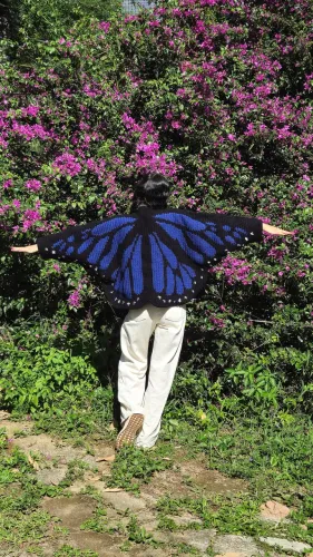 Cardigan de borboleta feito em crochê
