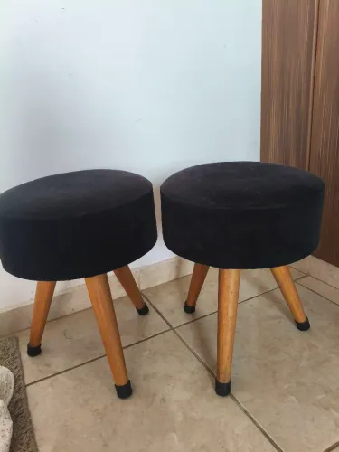 Vendo dois pufs Suede retrô novinhos