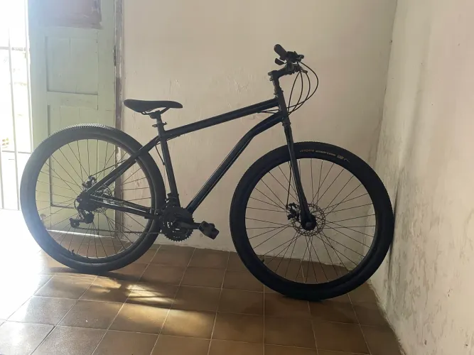 Bicicleta aro 29 preta tamanho 17