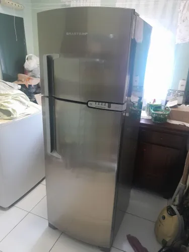 Geladeira Brastemp 380 L Frost Free Clean em bom estado de conservação
