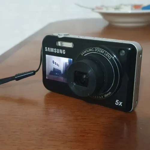 Câmera Samsung PL120 preta
