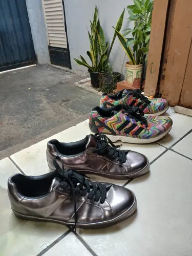 Tênis adidas e tênis Zara 