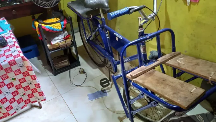 Bicicleta cargueira semi nova
