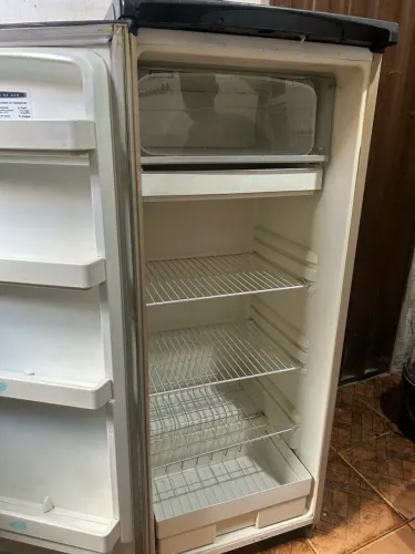 Geladeira Electrolux  245 litros 