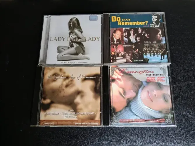 4 CD's de Flashbacks internacionais: Lady lady lady, Do you remember, Romance e Emoções