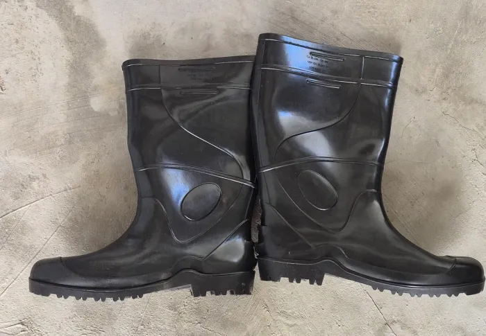 Bota de borracha cano longo n° 42