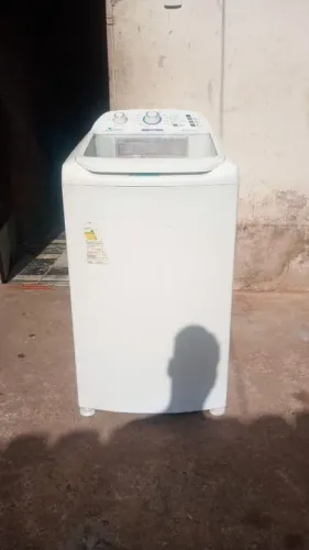 Máquina de lavar roupa eletrolux