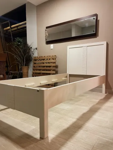 Cama de solteiro com colchão 
