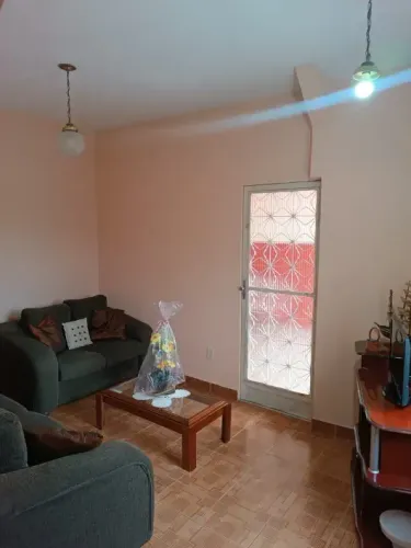 Excelente oportunidade! Duas casas no valor de uma  independência e espaço para toda a fam