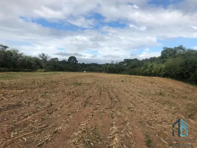 (PERMUTA) Terreno Industrial/Comercial podendo fazer 12 lotes para construção de 12 Barrac