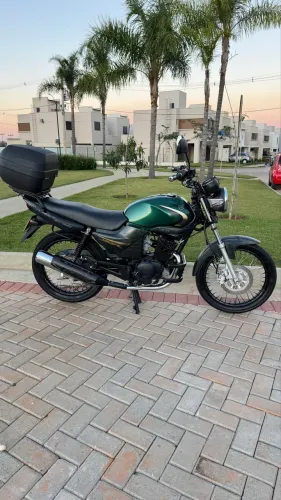 Yamaha YBR freio a disco e partida elétrica 