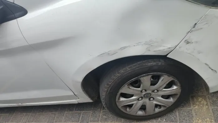 Contratando preparador e pintor de automóveis