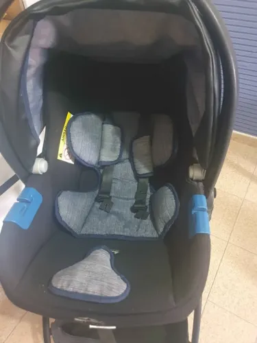Kit Carrinho de Bebê Burigotto com Bebê Conforto