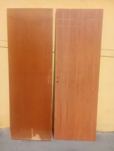 Vendo 2 Portas de Madeira