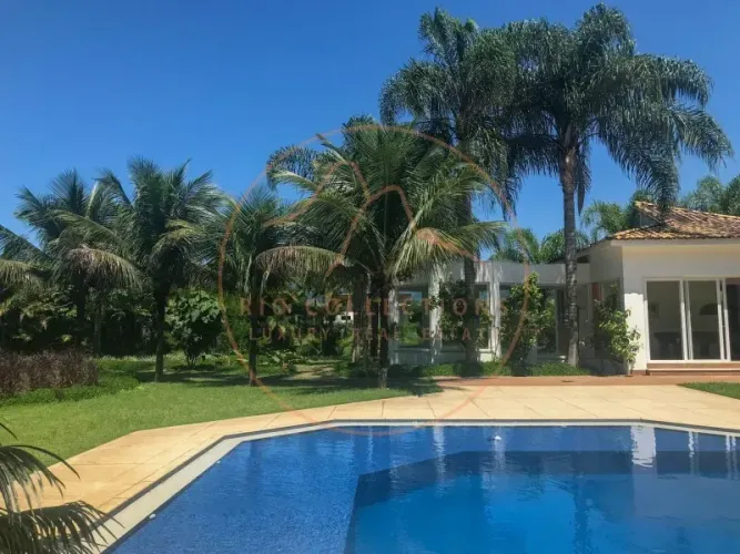 Casa com piscina e acesso a canal navegável no condomínio Portobello em Angra dos Reis