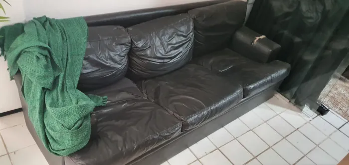 Sofa couro