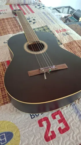 Violão Clássico com Cordas de Nylon
