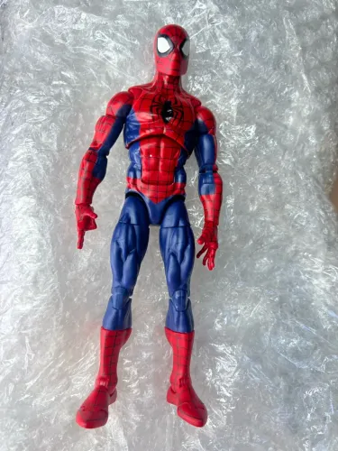 Spiderman renew Marvel Legends (RESERVADO)