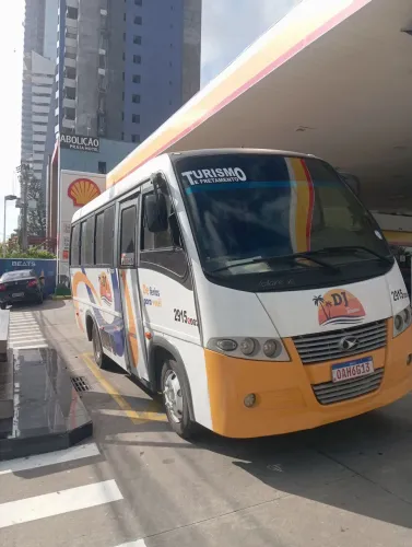 Vendo Micro ônibus 2013 com 23 lugares 