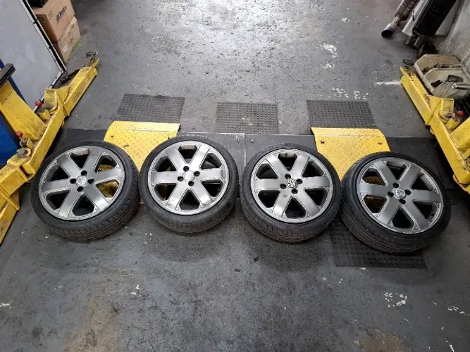 Rodas Aro 17 Track field Cinza