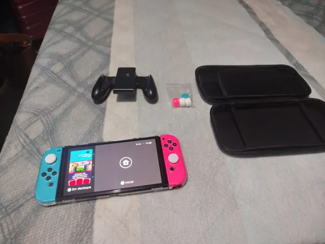 Nintendo Switch OLED 256GB (Vendo, Troco ou Negócio)