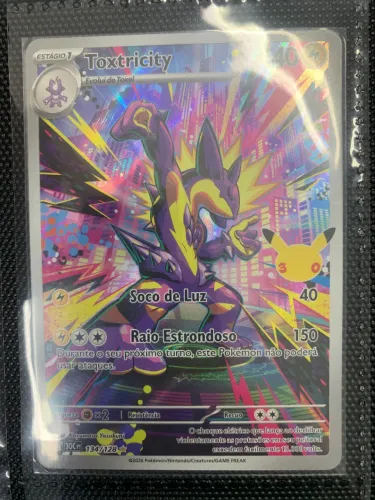 Carta Pokémon Toxtricity 134/128 - 30 Anos - Holográfica